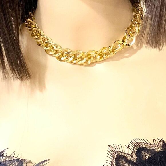 Gold Textured Chunky Necklace - NEW - Picture 1 of 3